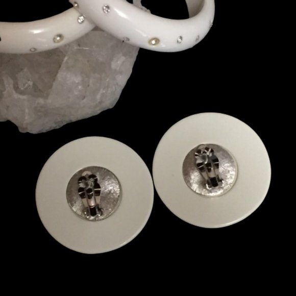 Vintage White Lucite and Rhinestone Bracelets Earring Set - Picture 3 of 6